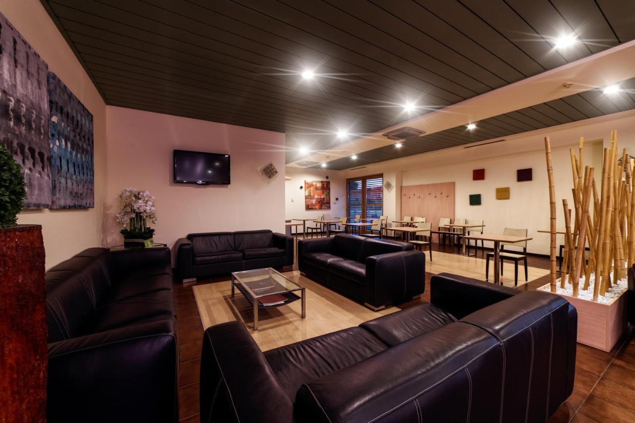 Motel Hotel Piranha Cameriano Extérieur photo